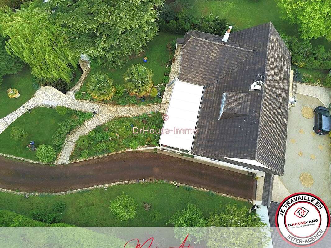 Maison 214 m² à Vouneuil-Sous-Biard  - photo 54