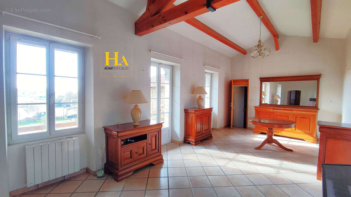 Maison à SAINT-BARDOUX