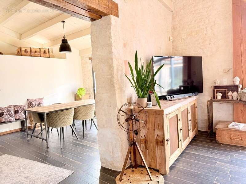 Maison à CROIX-CHAPEAU