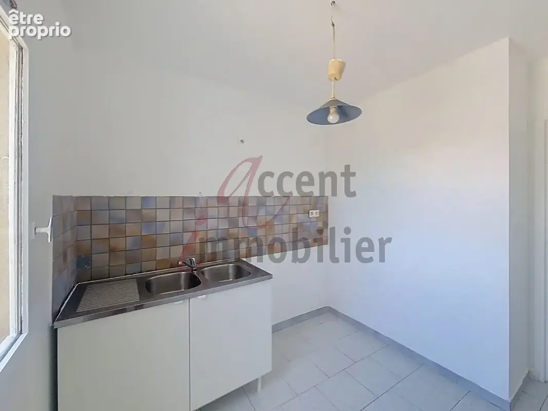 Chateaurenard : Appartement avec 2 chambres, balcon - photo 8