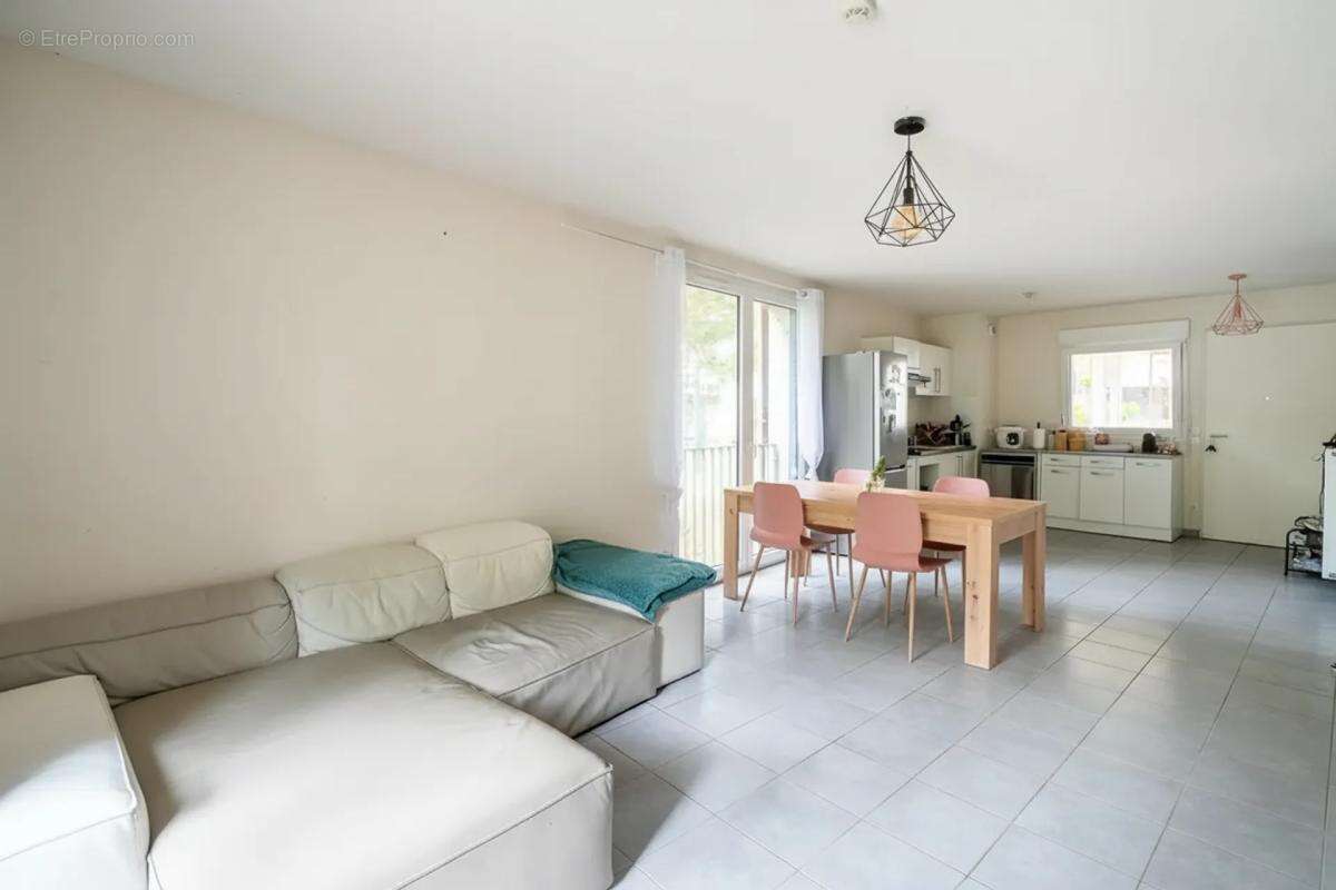Appartement de 3 pièces de 65 m² à Villenave-d'Ornon - photo 2