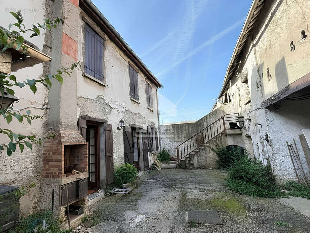 Maison 207m² à mantes-la-ville - photo 2