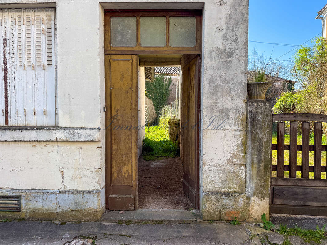 Appartement à CUBJAC