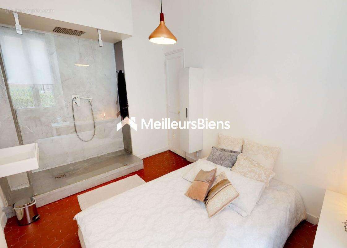 T2 de 47 m² à Marseille 8e,idéal investissement ou pied-à-terre - photo 3