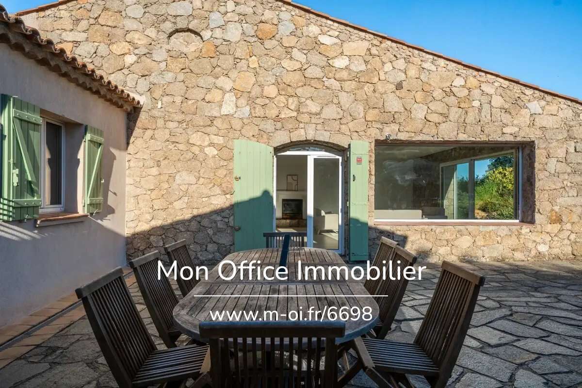 Maison à PLAN-DE-LA-TOUR