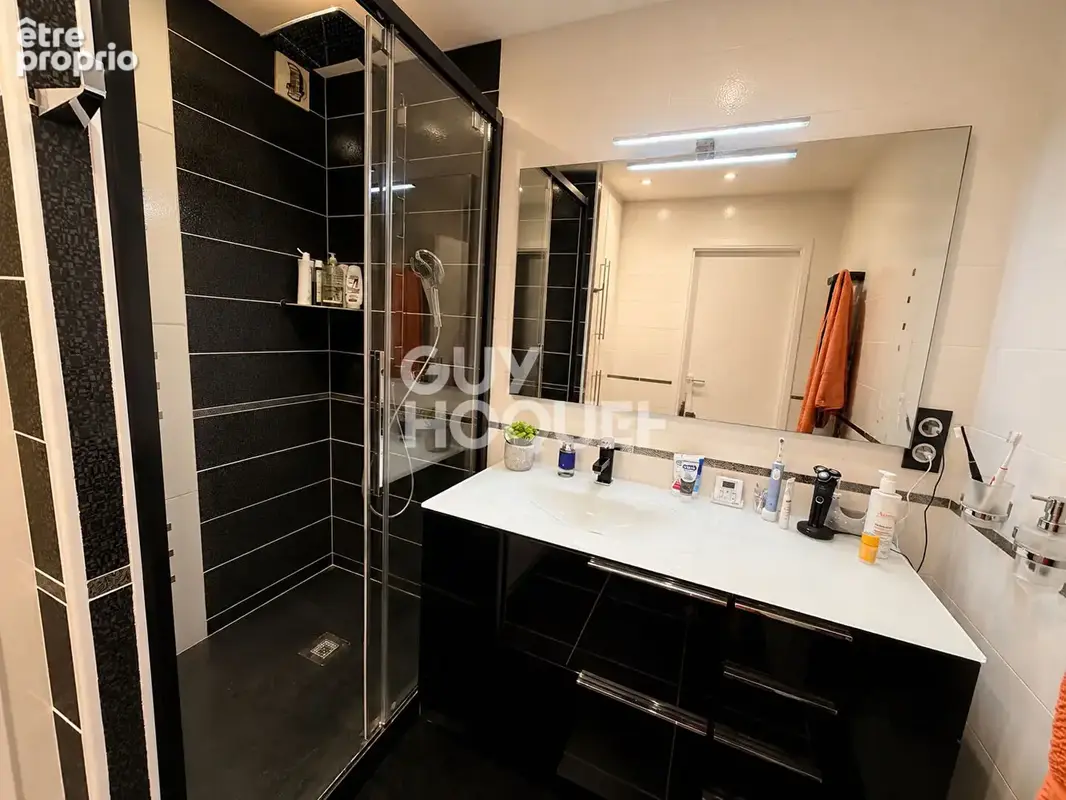 BESANÇON - Appartement T3 de 82.8 m²  Balcon avec vue sur le Doubs - Calme - Parking - Proche Boucle - photo 9