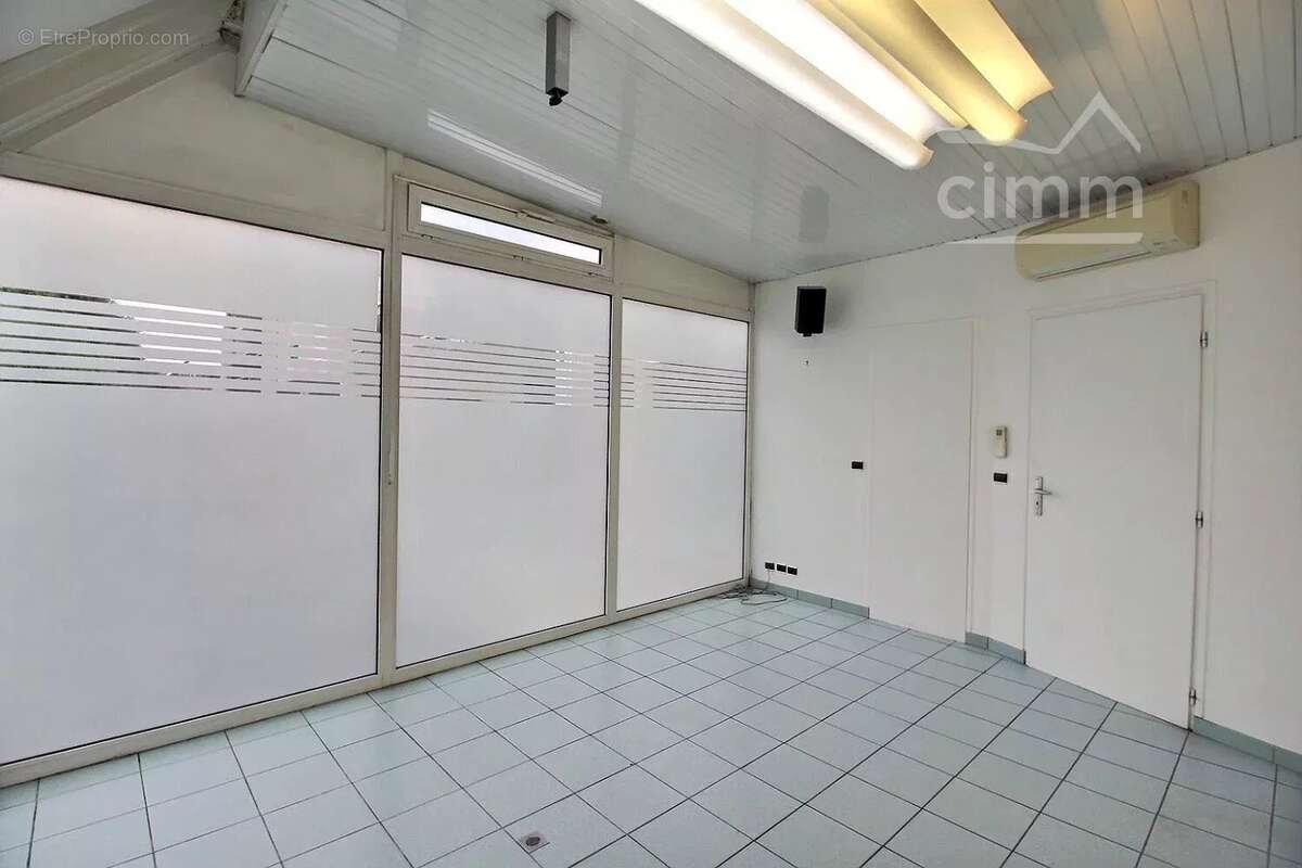 Commerce à JOUE-LES-TOURS