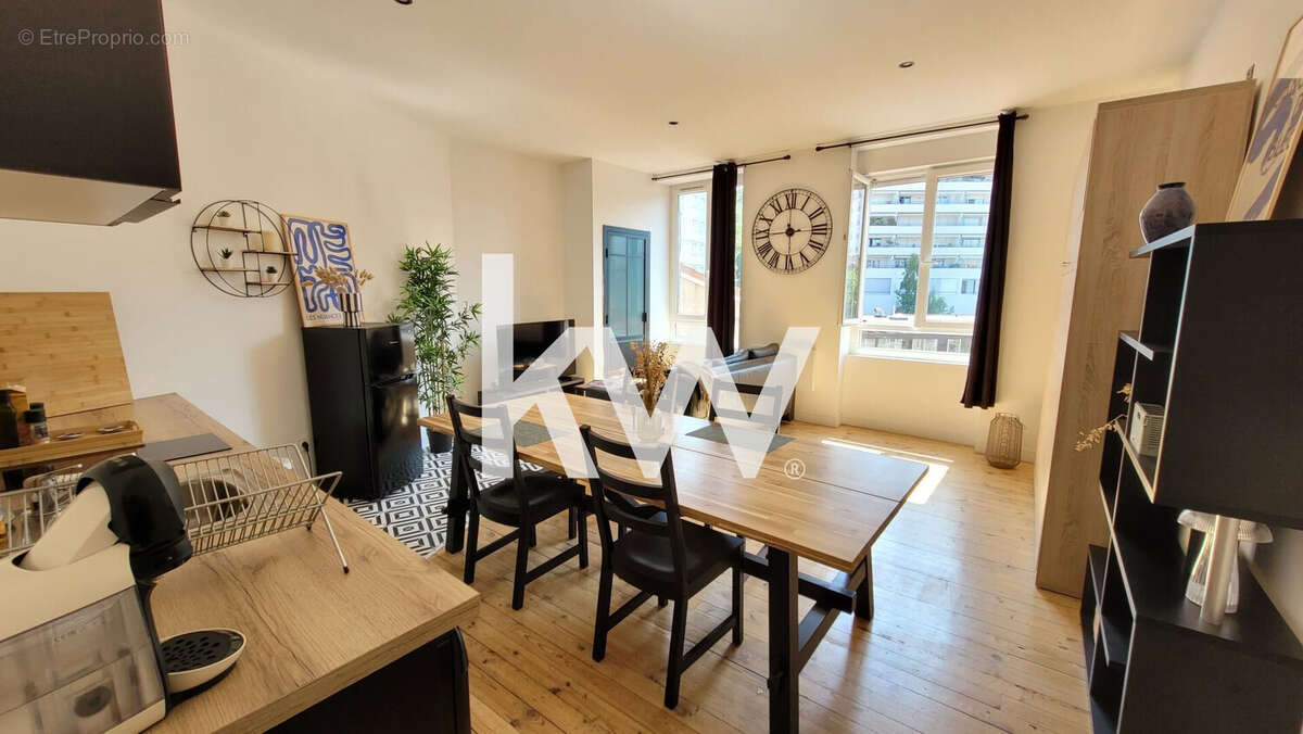 Appartement à SAINT-ETIENNE