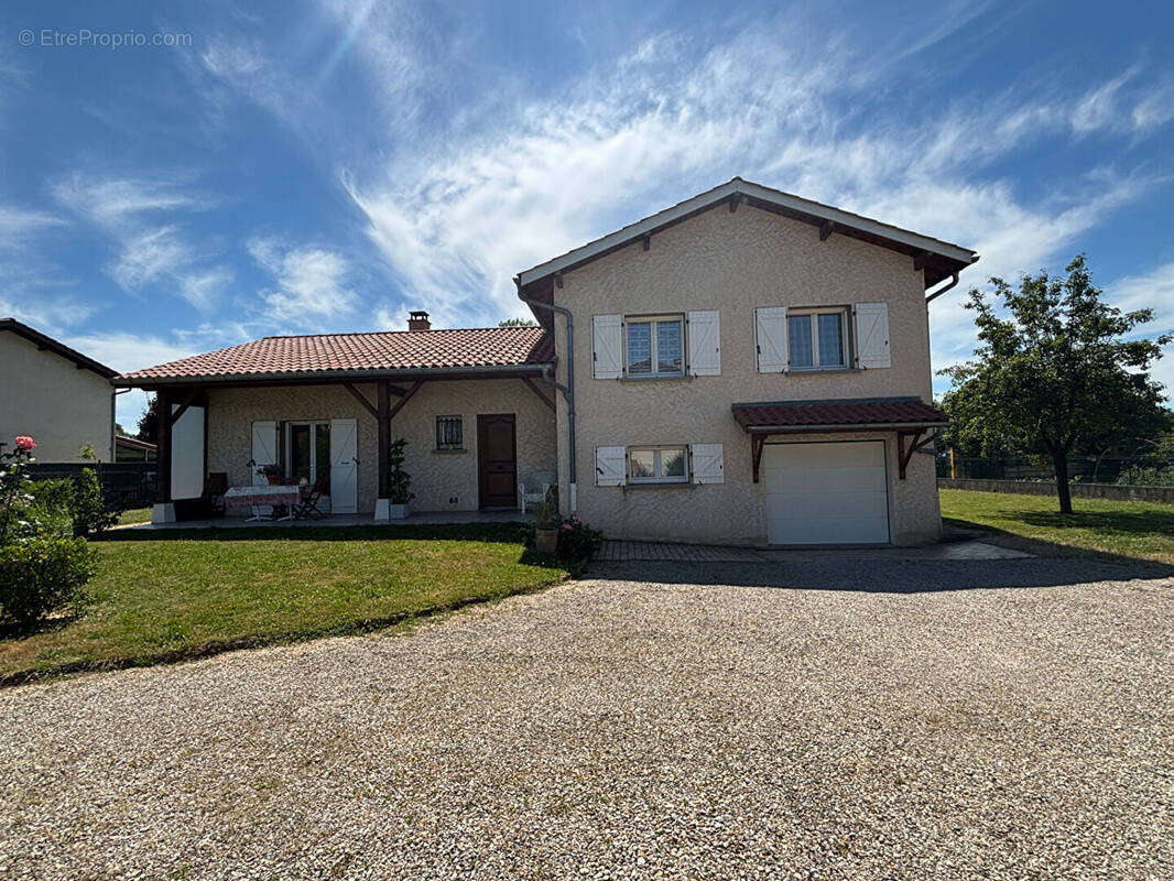 Maison à TOSSIAT