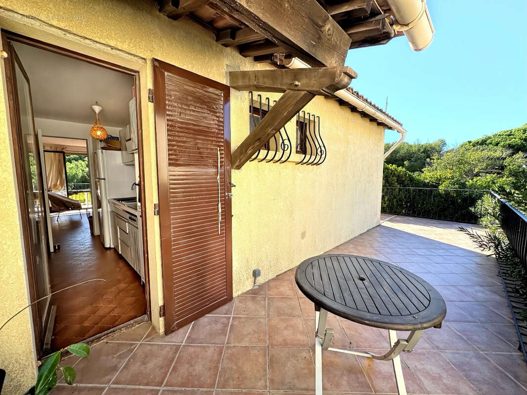 Appartement à LA LONDE-LES-MAURES