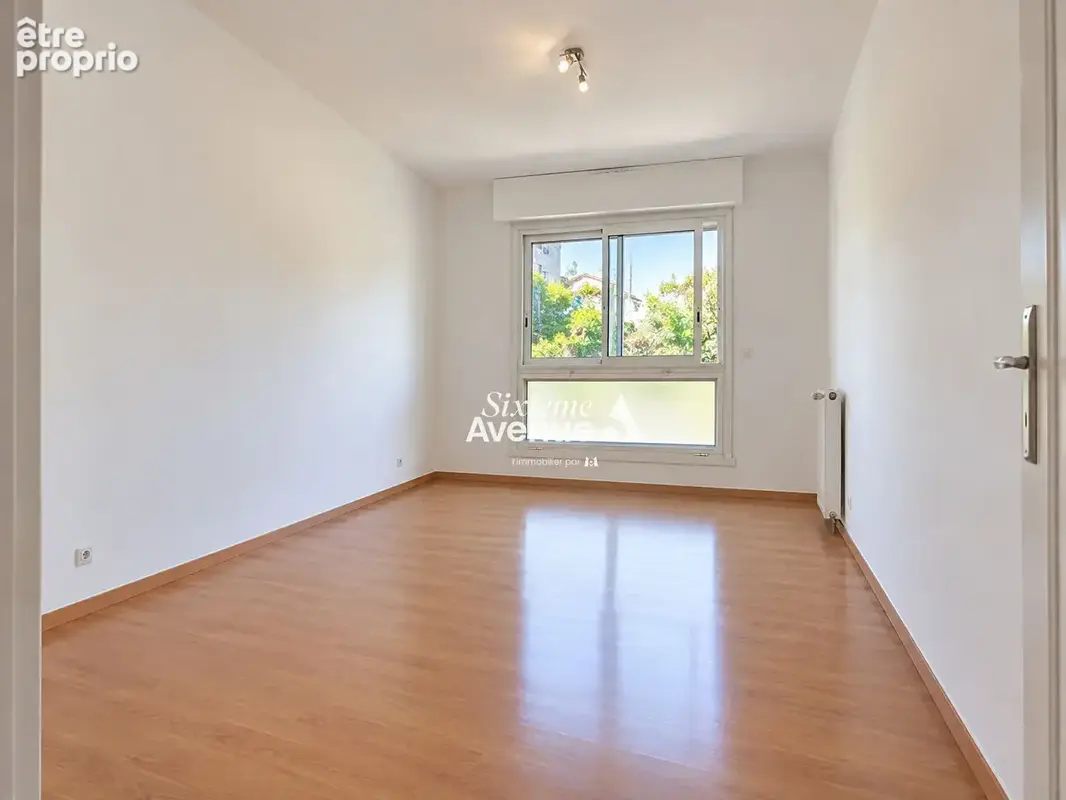A vendre - Appartement Grasse 4/5 pièces de 92 m² avec terrasse et cave - photo 8
