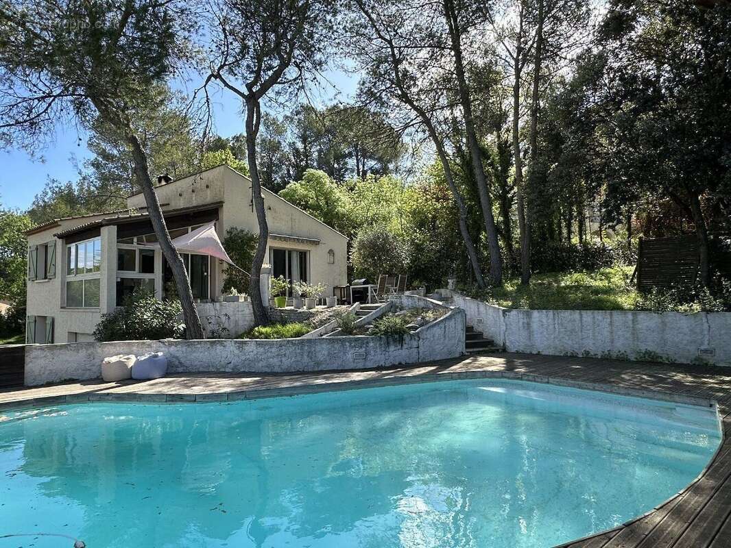 Photo 2 - Maison à SAINT-CLEMENT-DE-RIVIERE