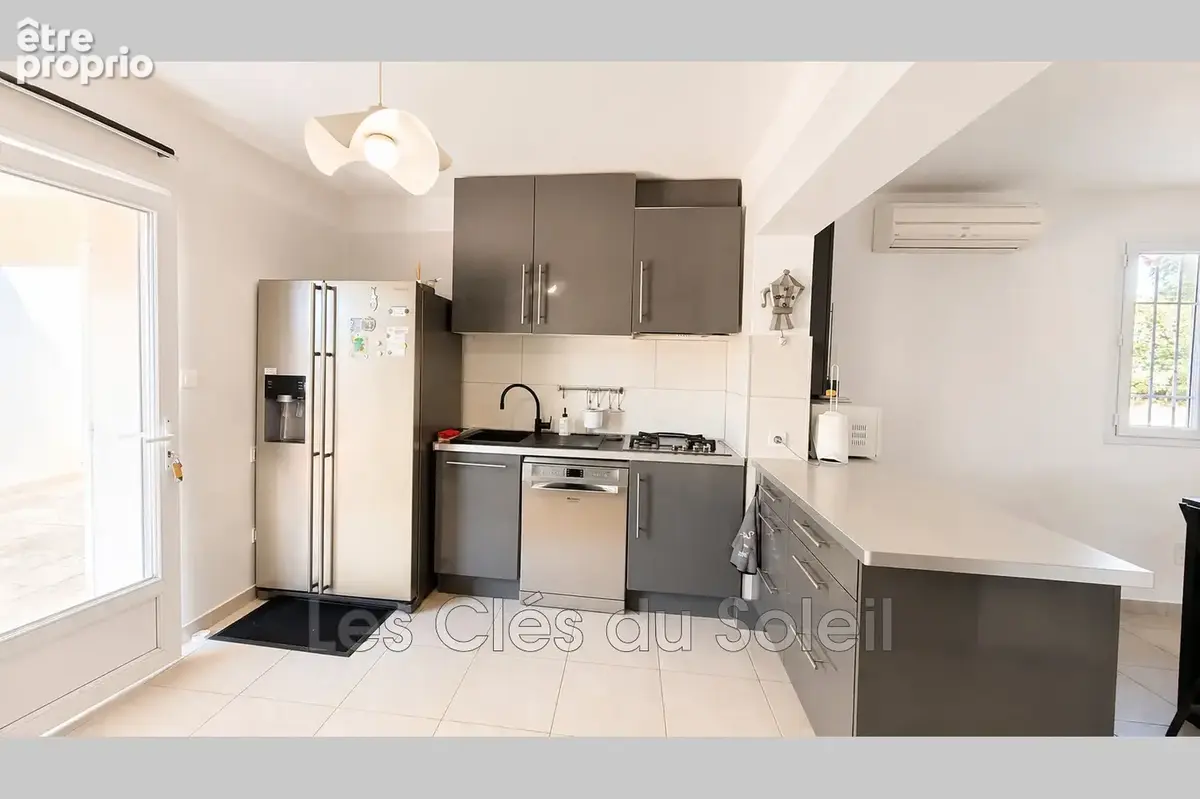 Maison 147 m² à Camps-La-Source  - photo 2