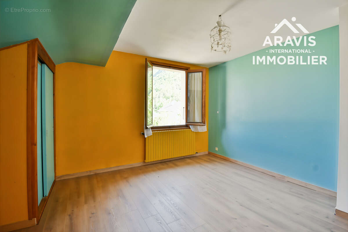 Maison lumineuse avec 6 chambres - photo 19