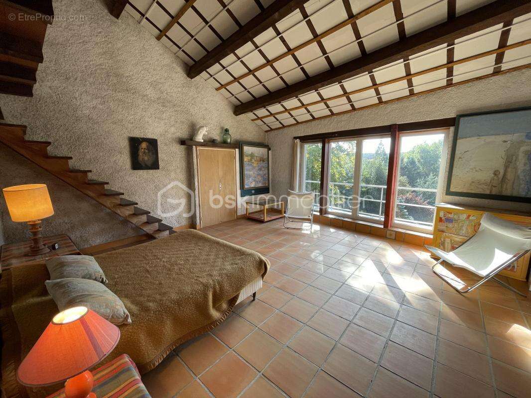 Maison à MURAT-SUR-VEBRE