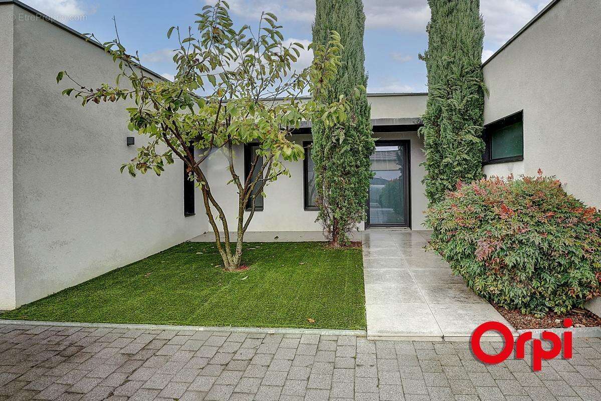 Maison à CAILLOUX-SUR-FONTAINES