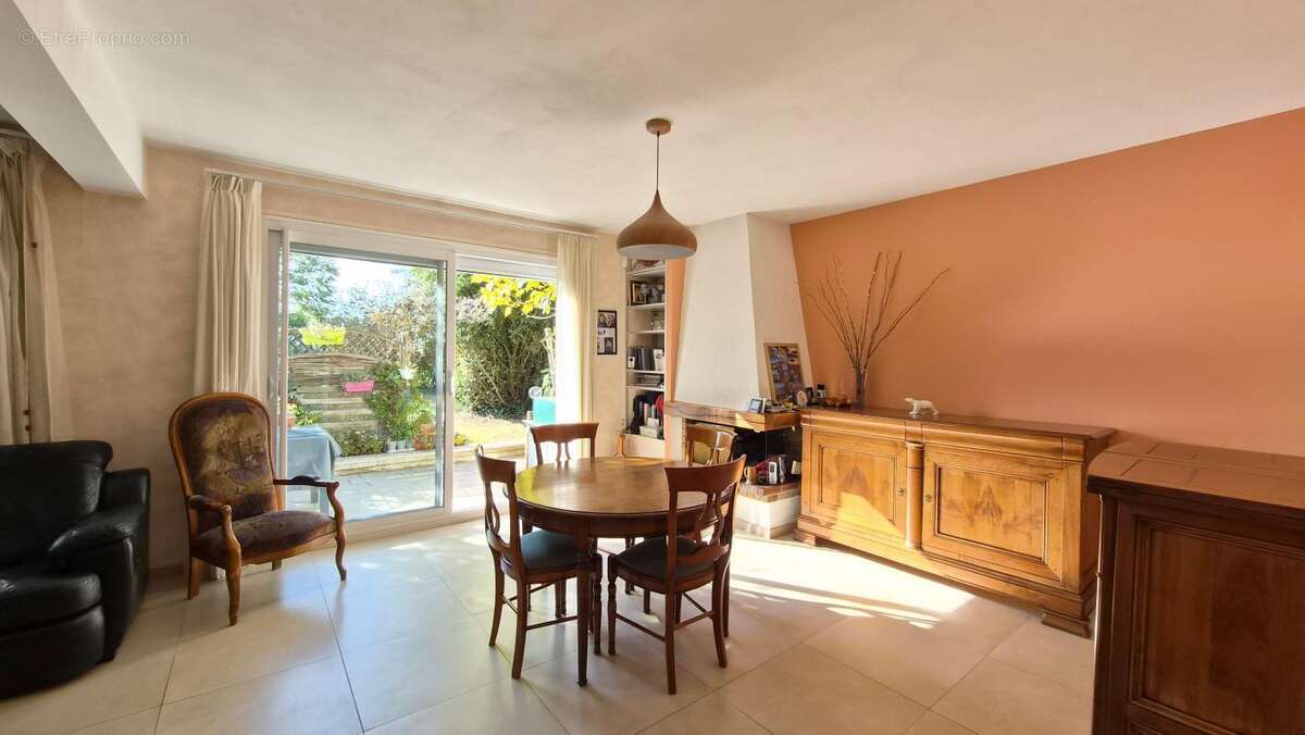 Maison à SAINT-GERMAIN-LES-ARPAJON