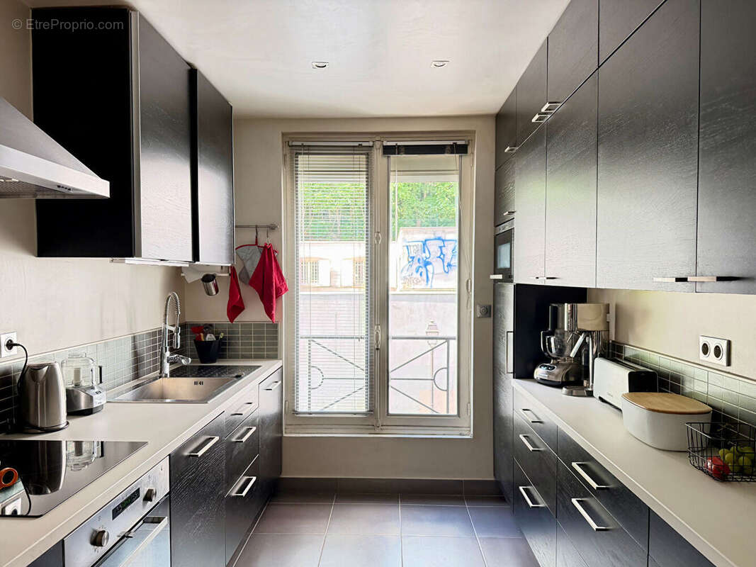 Appartement à PARIS-18E