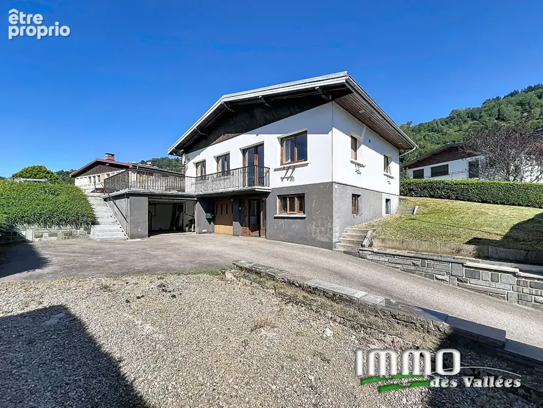 Maison en centre-ville - photo 1