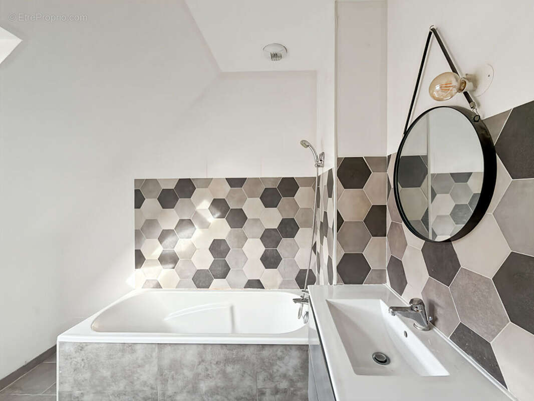 Maison à FOLLAINVILLE-DENNEMONT