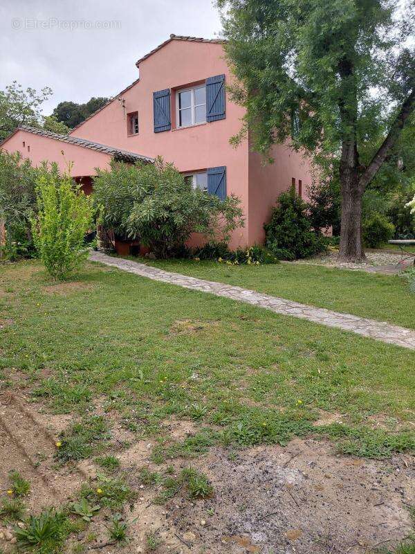 Maison à RESTINCLIERES