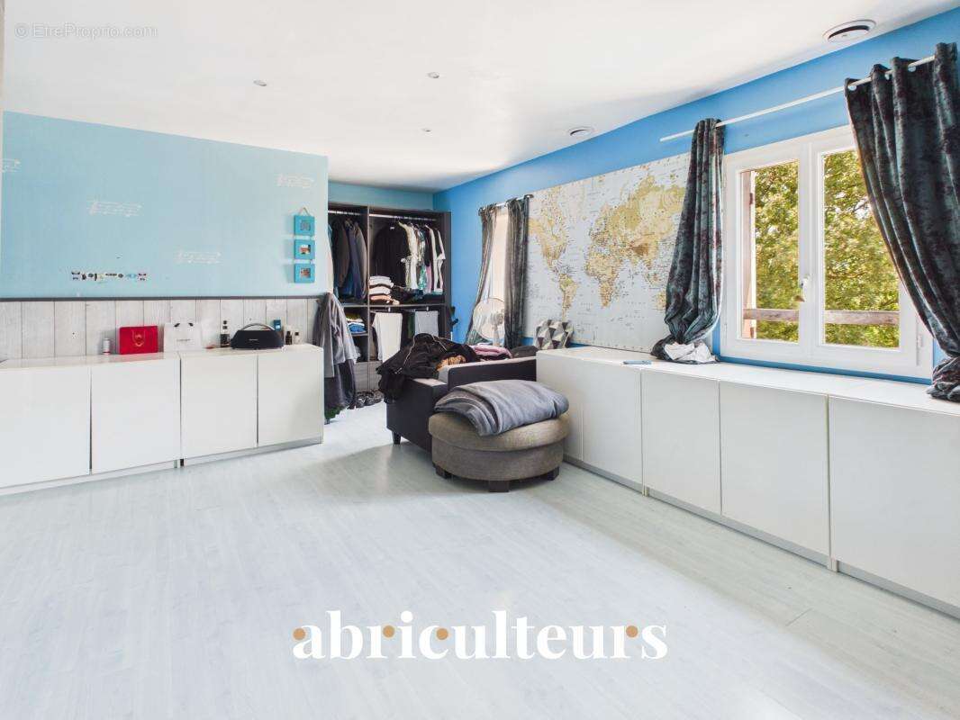 Spacieuse villa avec piscine et terrain d’environ 1 500 m² , dépendance et vue dégagée en vente à Callian (83440) - photo 14
