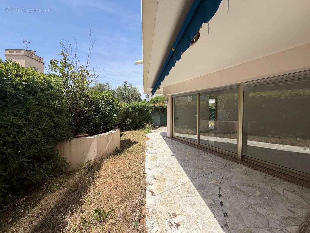 Cagnes sur mer : 2 pieces avec jardin ! - photo 9