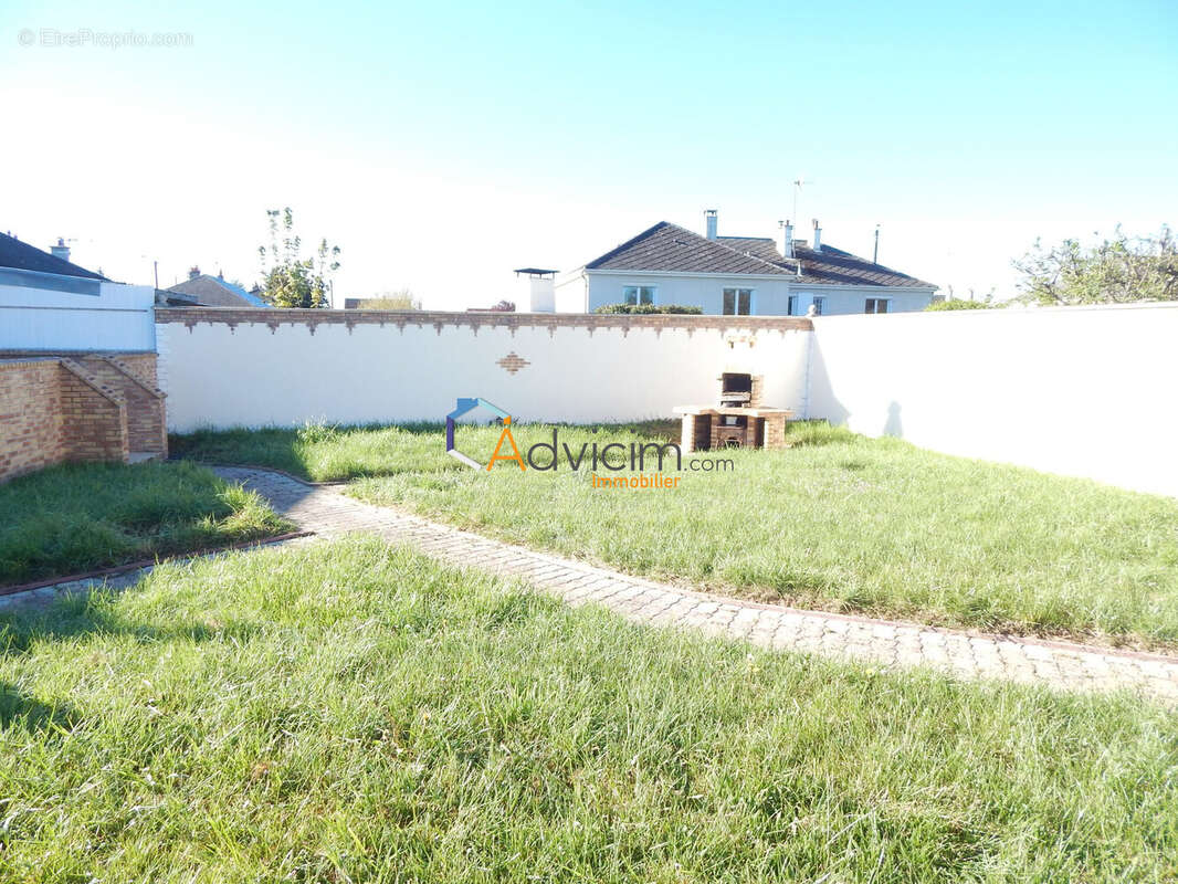 Maison à VILLEMANDEUR