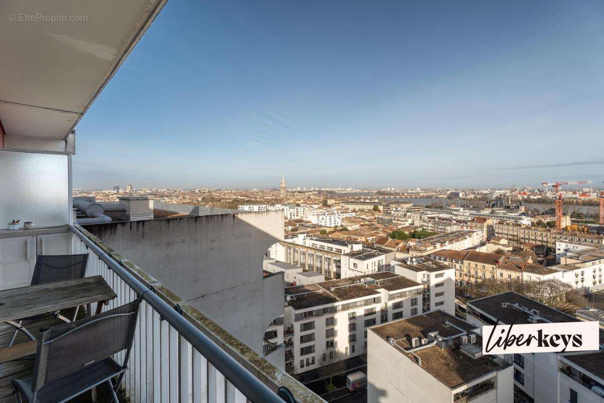 Appartement à BORDEAUX
