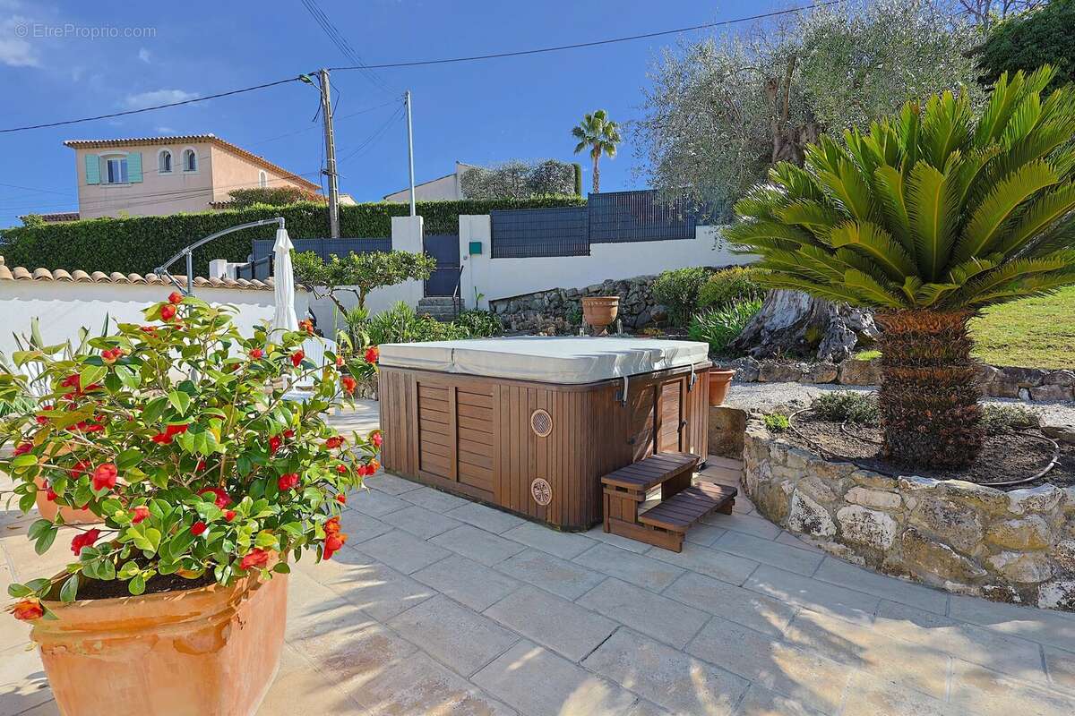 Appartement à VILLENEUVE-LOUBET