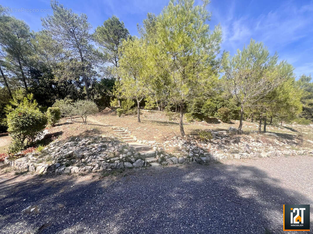 Maison à VEZENOBRES