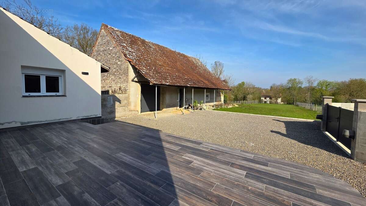 Maison à SAINT-ETIENNE-EN-BRESSE