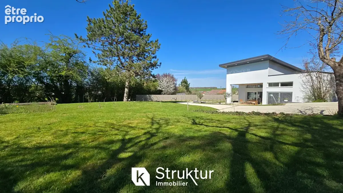 Maison 290 m² à Roussy-Le-Village  - photo 2