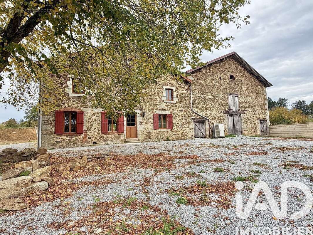 Photo 3 - Maison à SAINT-LEONARD-DE-NOBLAT