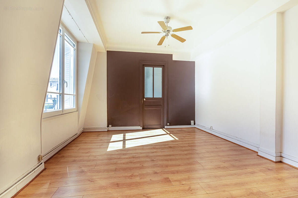 Appartement à PARIS-19E