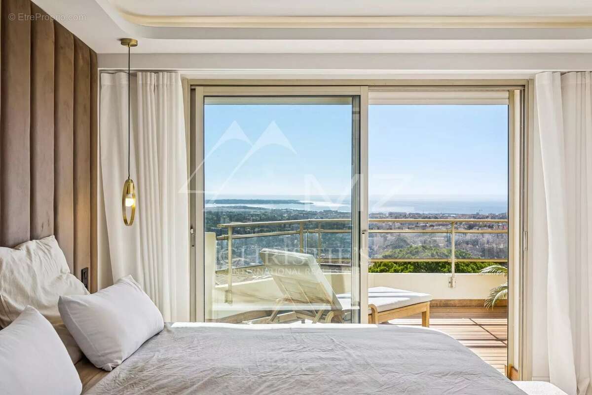 Appartement à LE CANNET