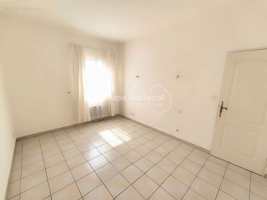 Appartement T3 avec terrasse, stationnement et cave - Carpentras - photo 8