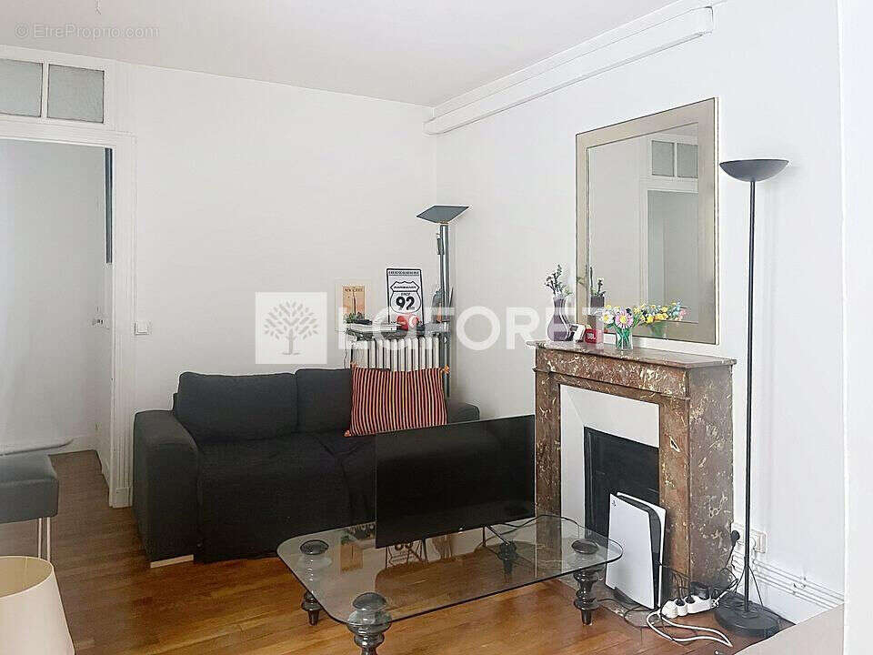 Appartement à PARIS-8E