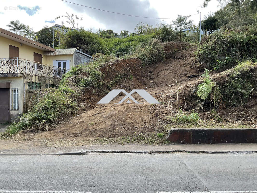 Terrain à SAINT-LEU