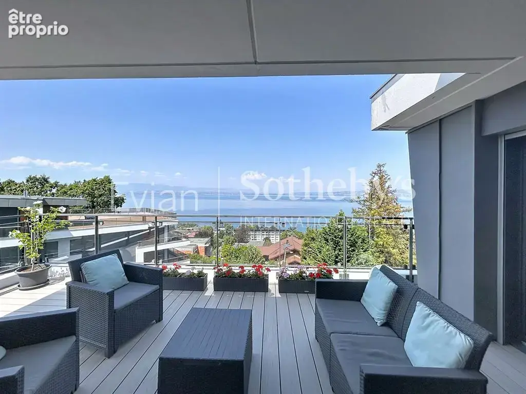 Evian-les-Bains – Appartement T4 en attique avec vue panoramique sur le lac - photo 2