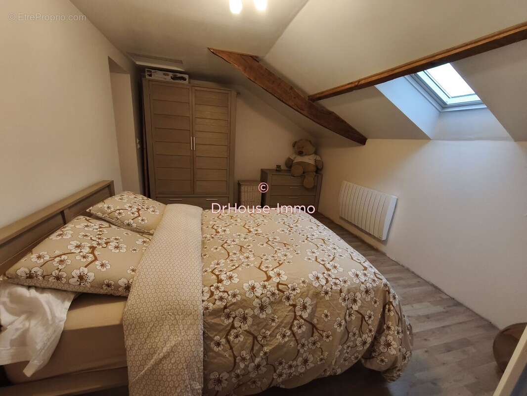 Maison à MEZERAY