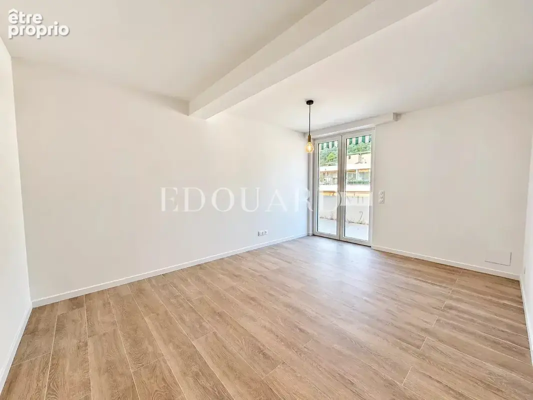Somptueux quatre pièces à vendre avec belle vue sur la ville et la mer, en plein centre de Roquebrune Cap Martin - photo 19
