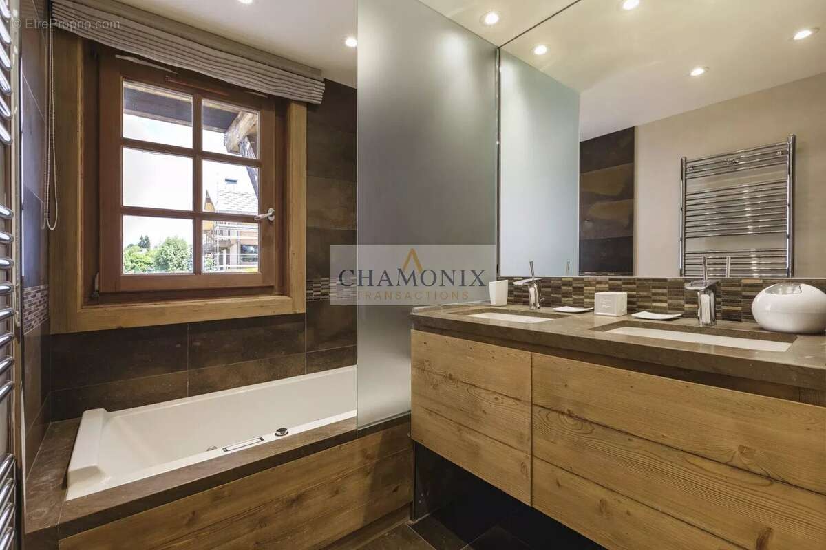 Maison à DEMI-QUARTIER