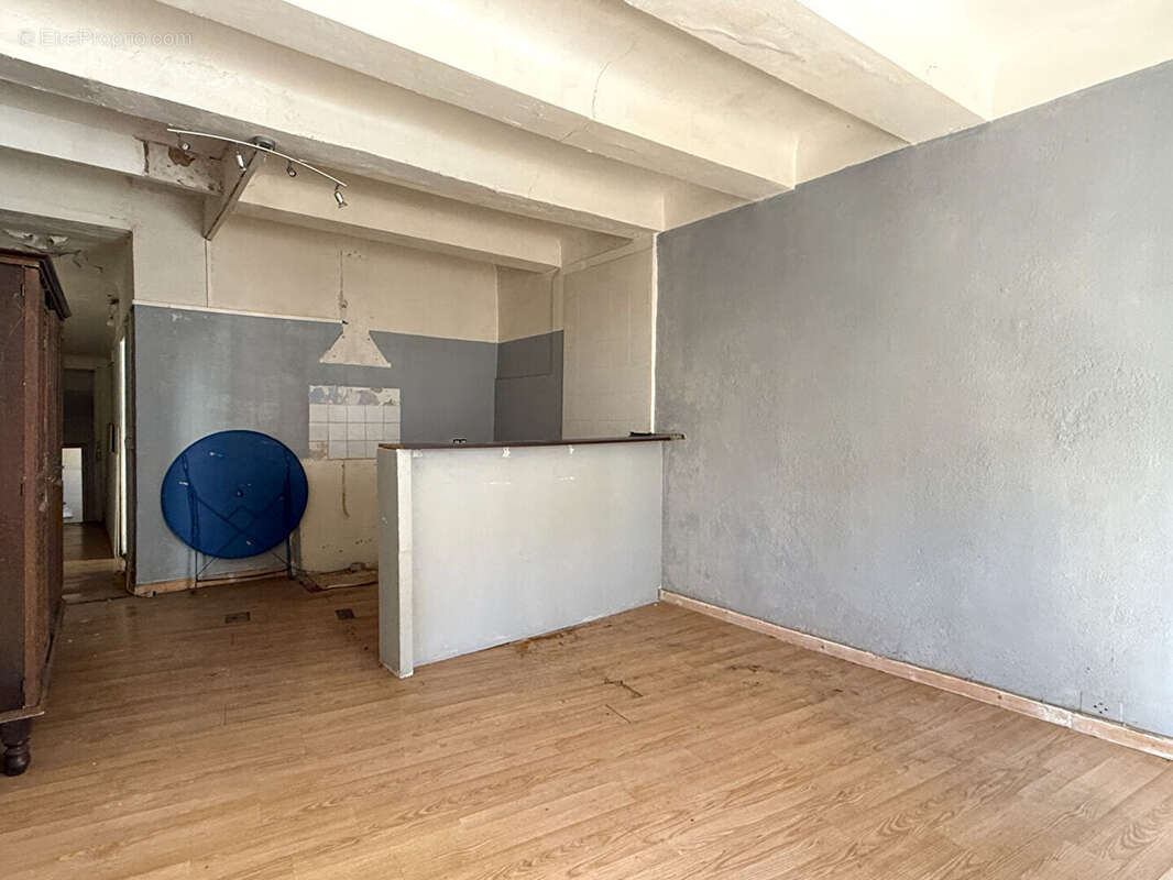 Maison à LA ROQUE-D'ANTHERON