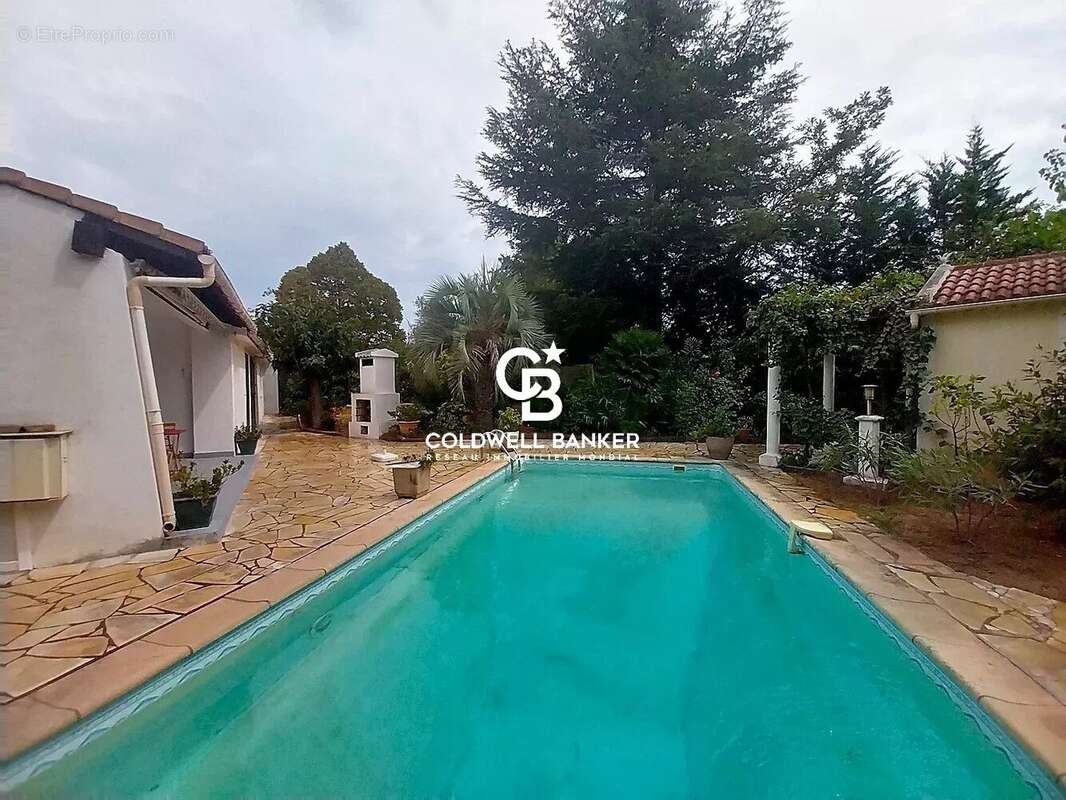 Maison à ROQUEBRUNE-SUR-ARGENS