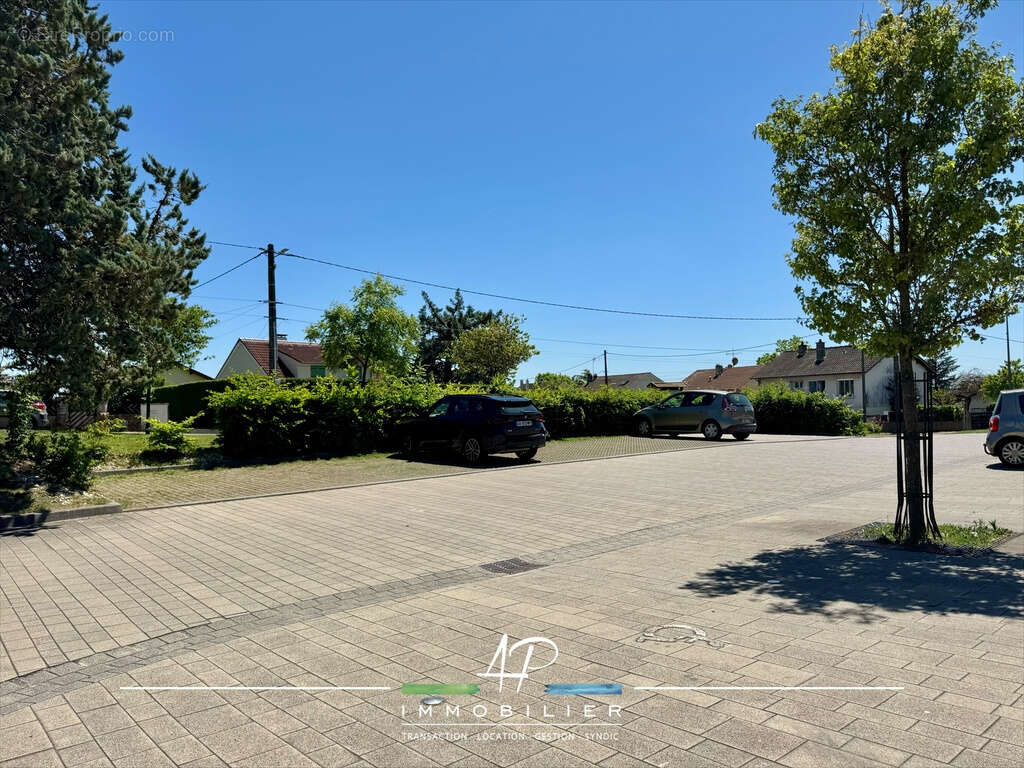 Commerce à BELLENEUVE