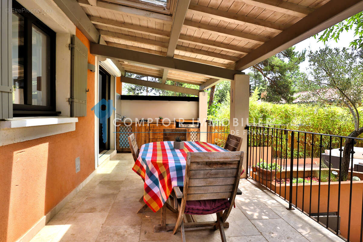 Maison à ROUSSILLON