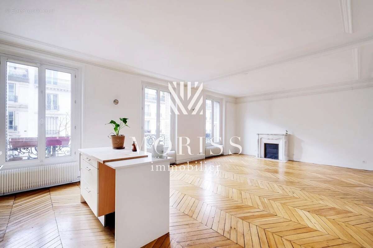 Appartement à PARIS-10E