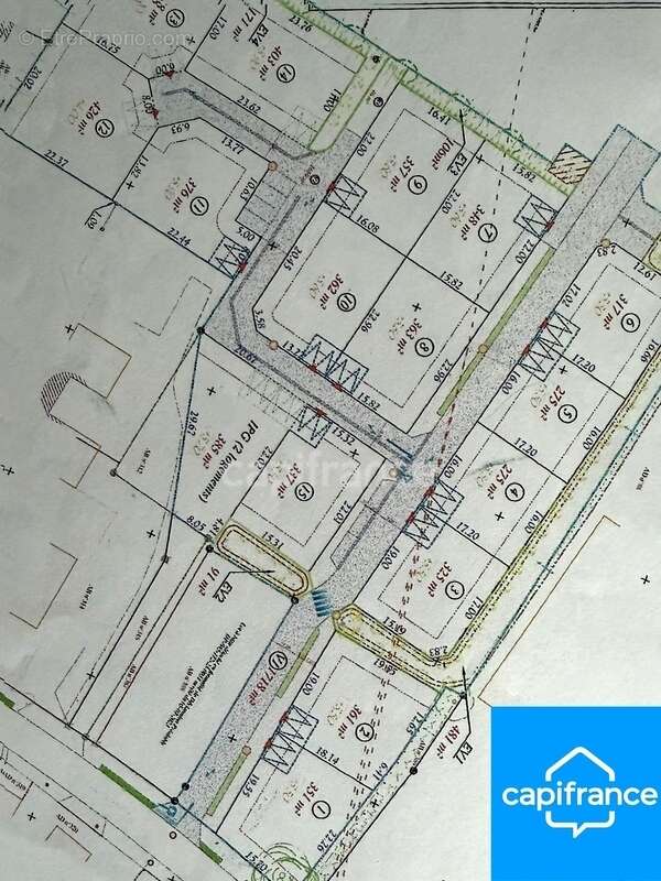 Terrain à SAINT-URBAIN