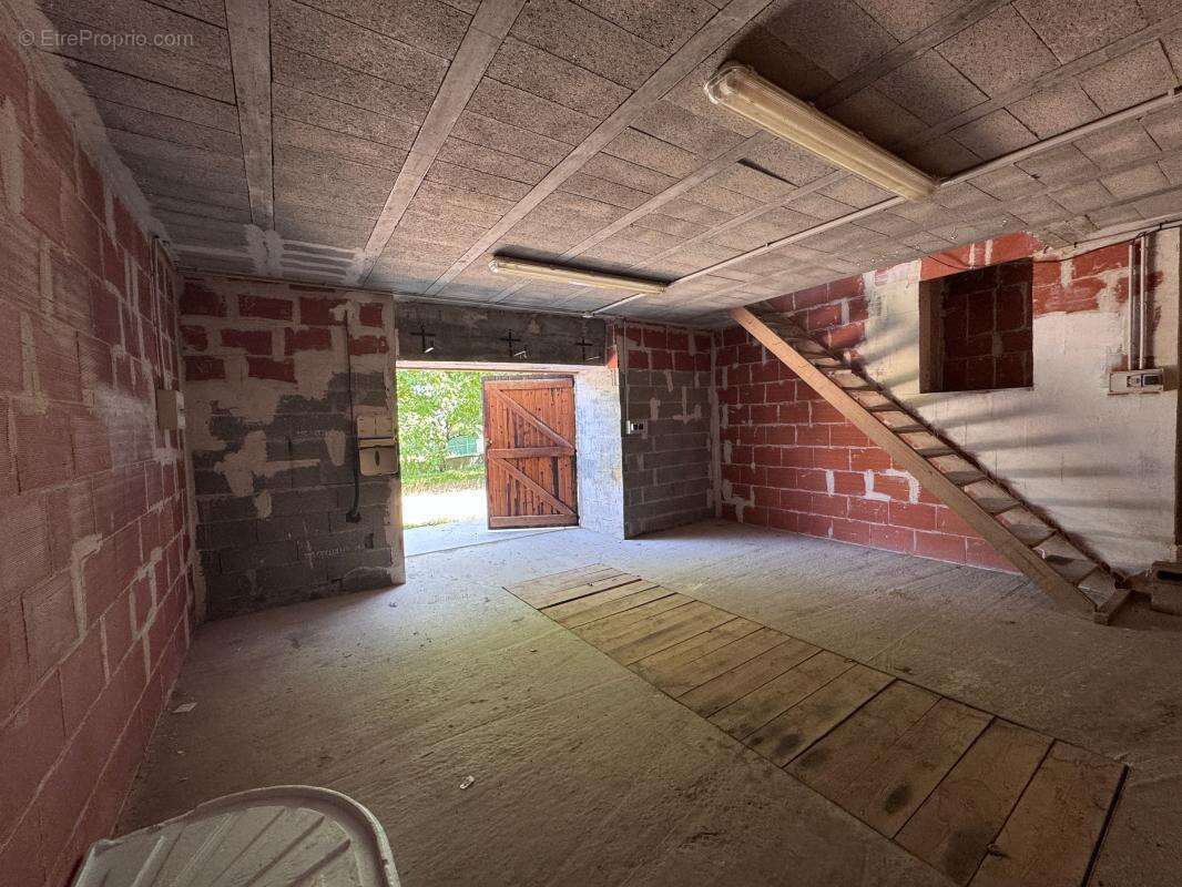 ORPI Crémieu vous propose à la vente cette ancienne dépendance à fort potentiel ! - photo 4